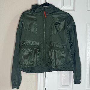 Women's Nike Sportswear Essential Jacket, DRI-FIT in Dark Green - US Small